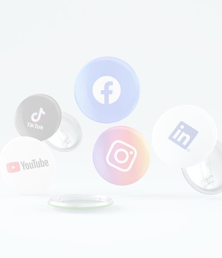 Symbole von Facebook, Instagram, TikTok und LinkedIn für Social‑Media‑Beiträge
